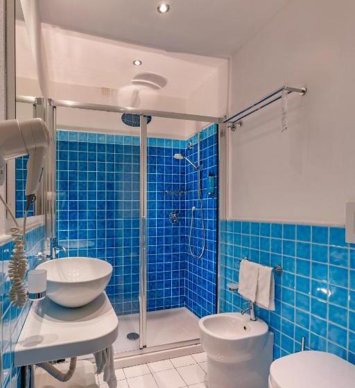 اتاق لوکس, Janas