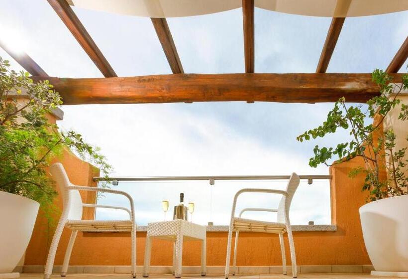 اتاق لوکس, Janas