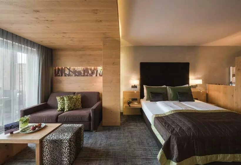 Deluxe-huone Parveke, La Maiena Meran Resort