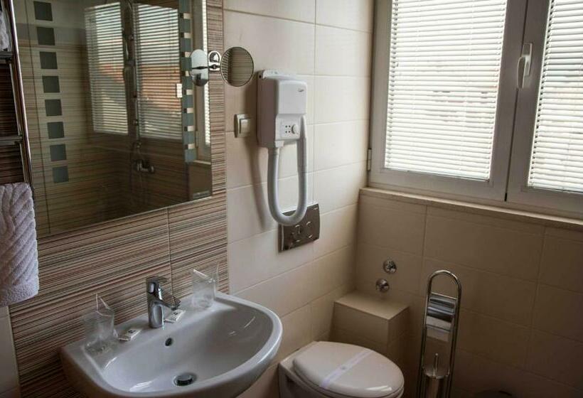 اتاق استاندارد, M