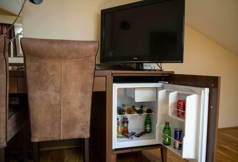 اتاق استاندارد, M