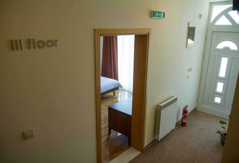 اتاق استاندارد, M