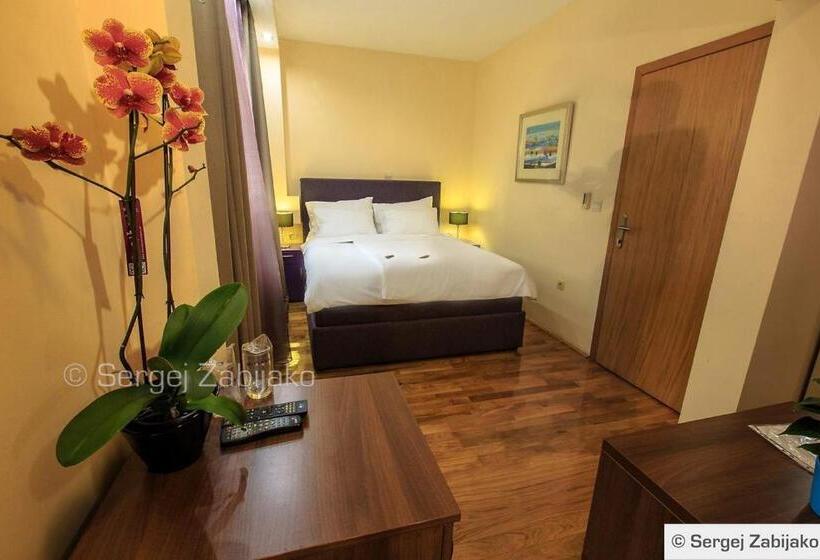 اتاق استاندارد, M