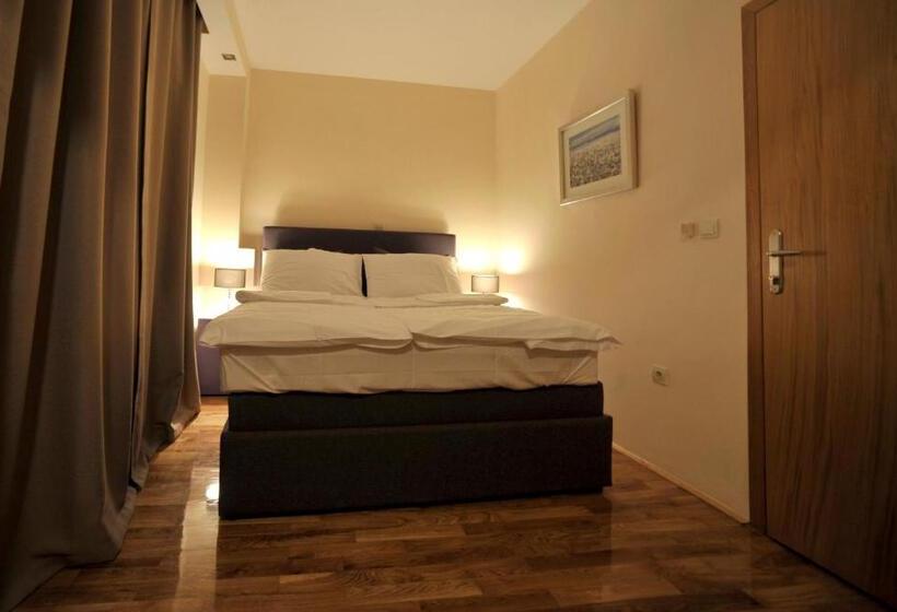 اتاق استاندارد, M