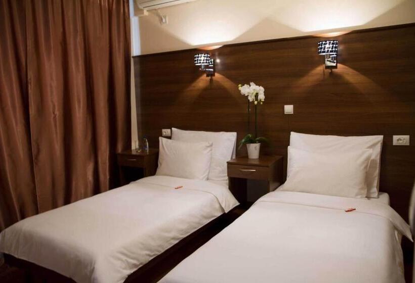 اتاق استاندارد چهار تخته, M