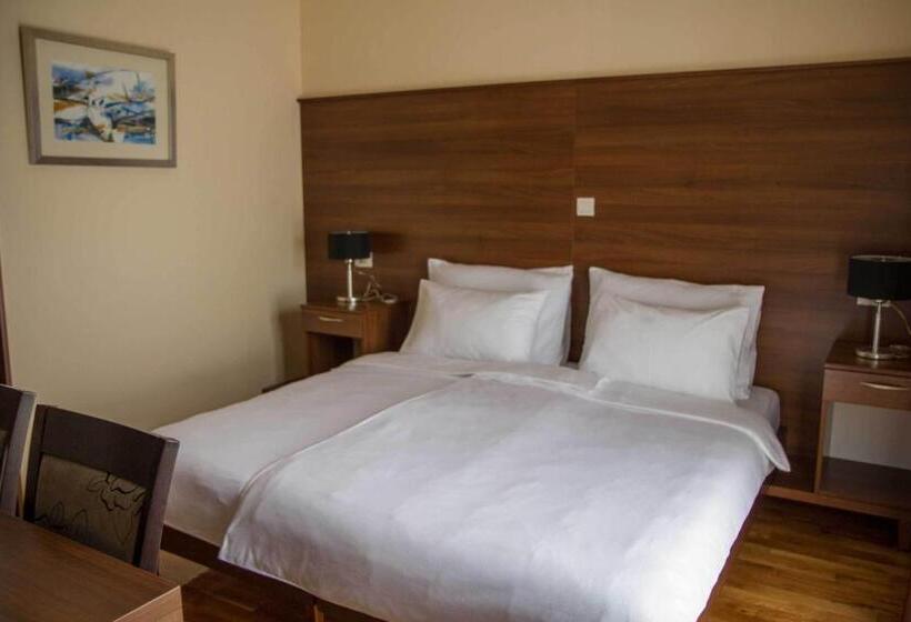 اتاق استاندارد, M