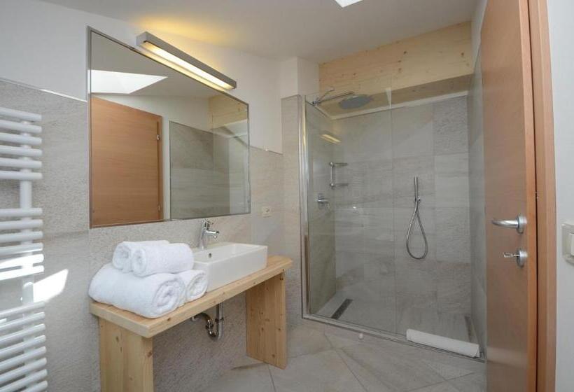 景色の見える一ベッドルームアパートメント, Mason La Zondra