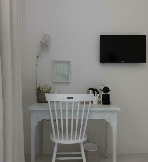 غرفة قياسية, Mother Goose