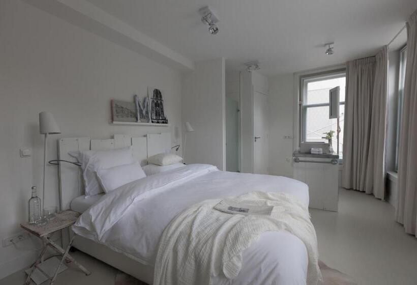 غرفة قياسية, Mother Goose