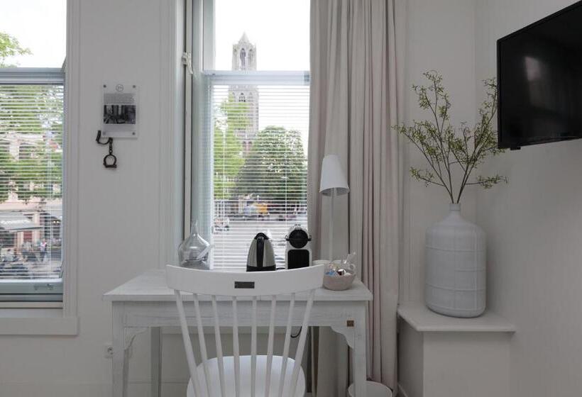 غرفة قياسية, Mother Goose