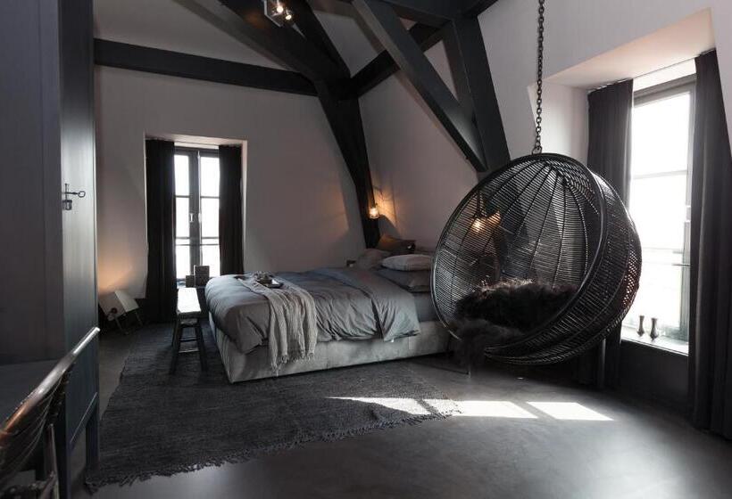 غرفة قياسية, Mother Goose