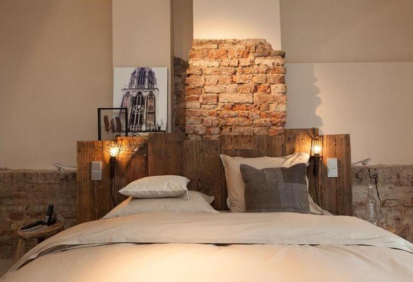 غرفة قياسية, Mother Goose