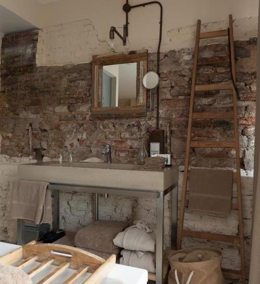 סוויטה, Mother Goose