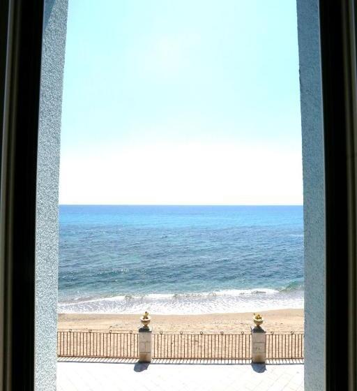 Triple Room Sea View, Nina B&b