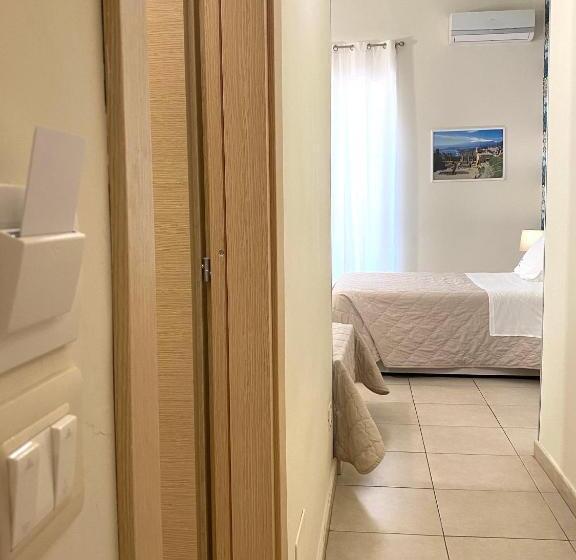 발코니가 있는 4인용 스탠다드 룸, Nina B&b