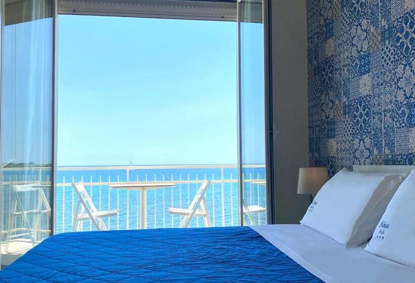 Triple Room Sea View, Nina B&b