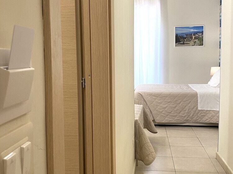 4인용 스탠다드 룸, Nina B&b