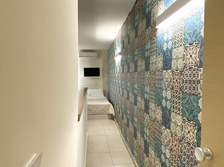 4인용 스탠다드 룸, Nina B&b