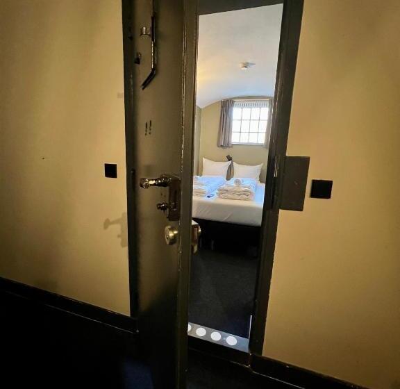 Номер Стандарт, Oostereiland