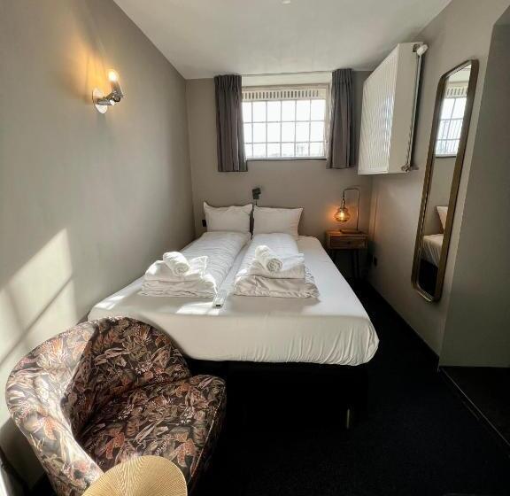 Номер Стандарт, Oostereiland