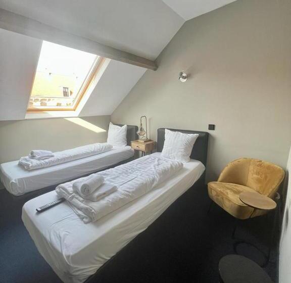 Номер Стандарт, Oostereiland