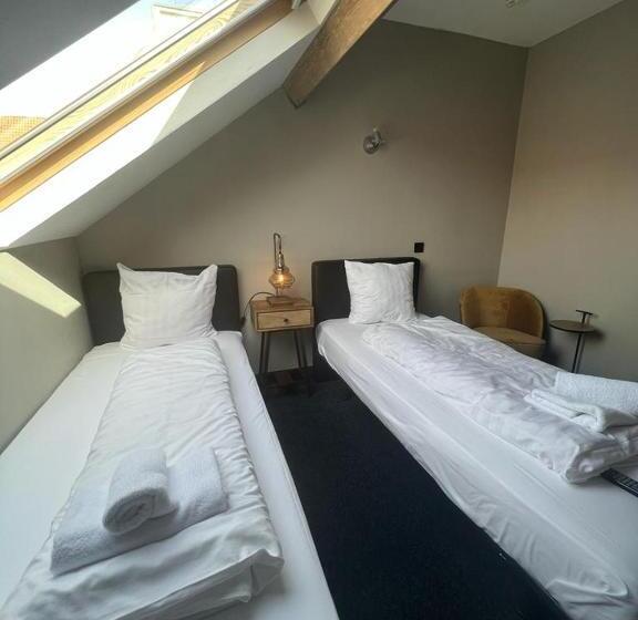 Номер Стандарт, Oostereiland