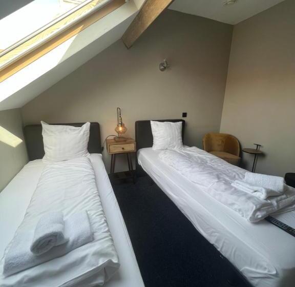 Номер Стандарт, Oostereiland