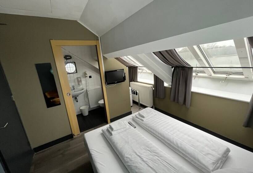 Номер Стандарт, Oostereiland