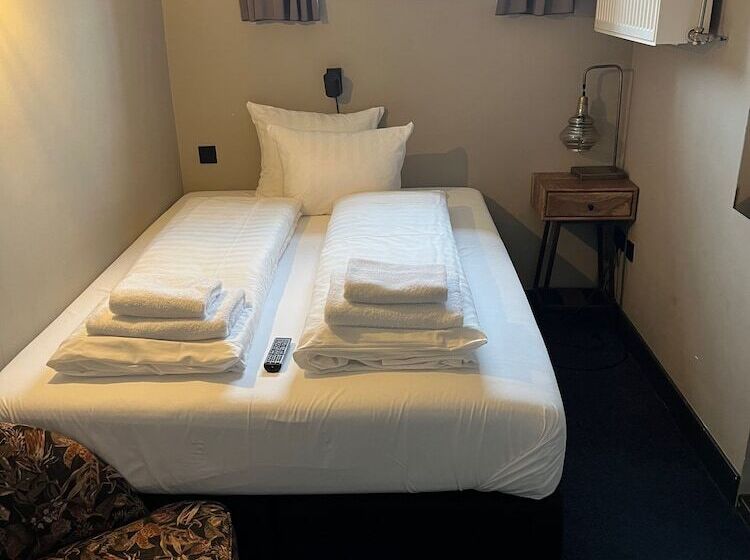 Номер Стандарт, Oostereiland