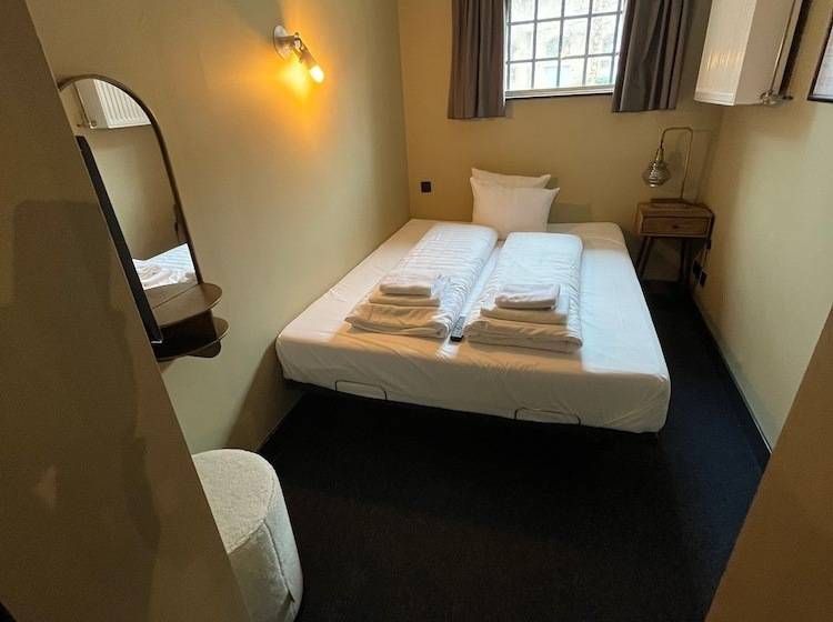 Номер Стандарт, Oostereiland