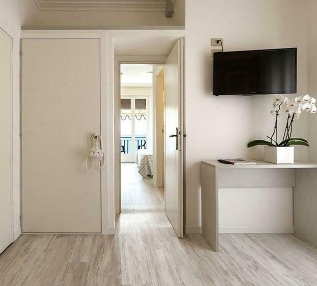 غرفة عائلية, Plaza Esplanade