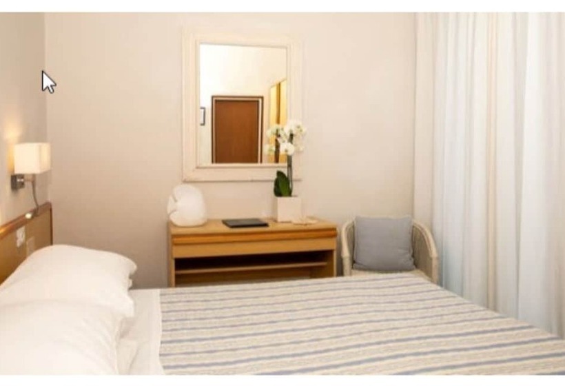 غرفة قياسية, Plaza Esplanade