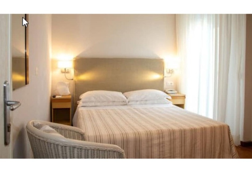 غرفة قياسية, Plaza Esplanade