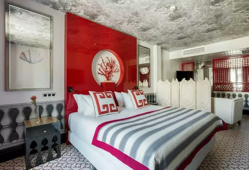 سوییت جونیور, Room Mate Anna