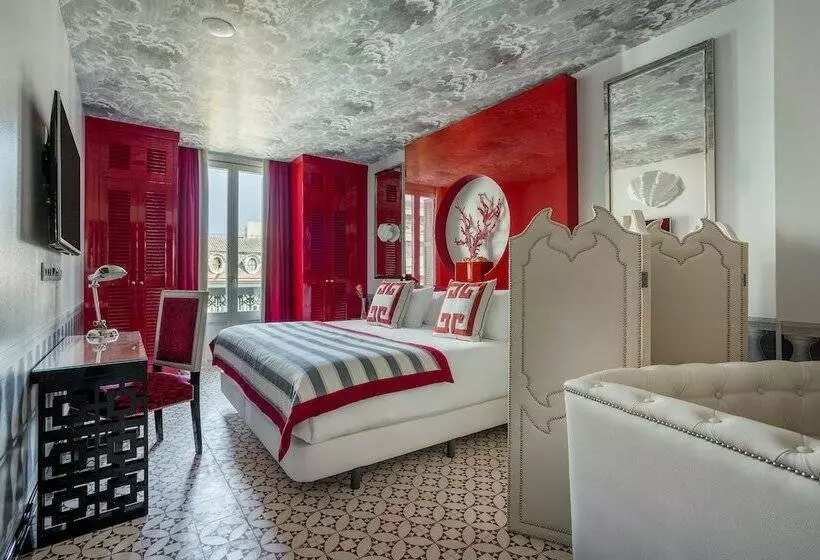 سوییت جونیور, Room Mate Anna
