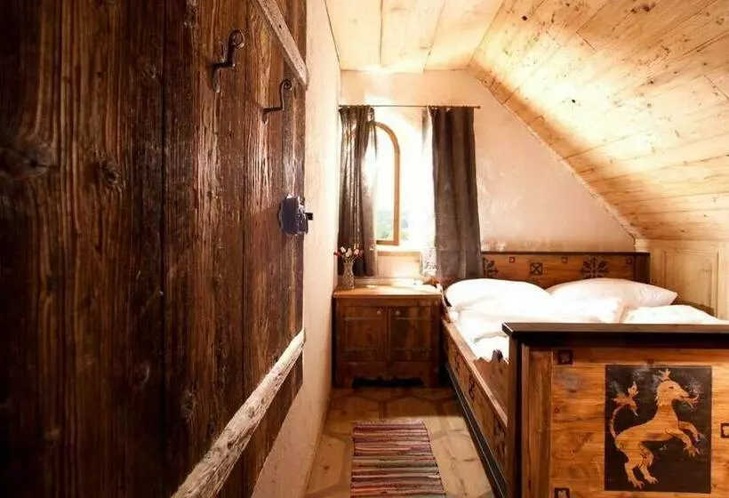 اتاق لوکس, Herr Berge Steirisch Ursprung