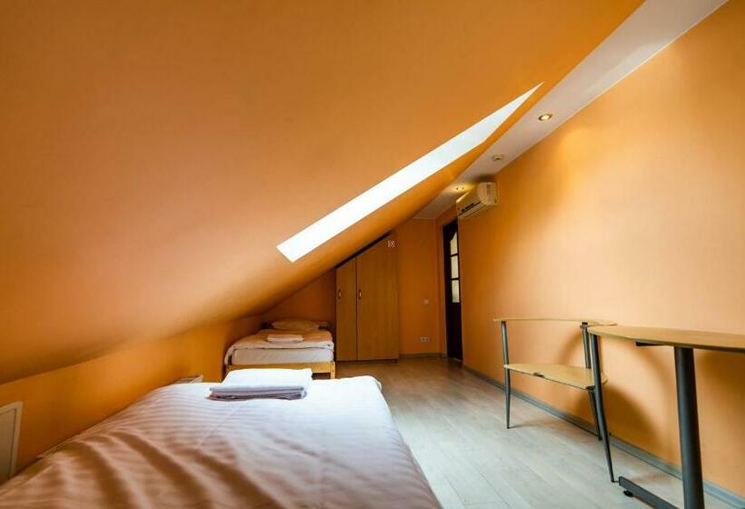 اتاق استاندارد با سرویس بهداشتی مشترک, Sveciu Namai Klaipeda Inn
