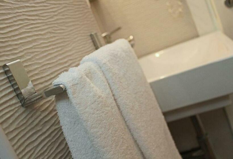 オーシャンビュースタンダードルーム, Touring Misano Adriatico