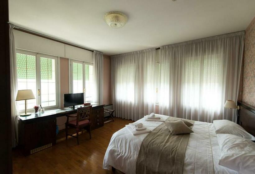 غرفة قياسية, Villa Lussana