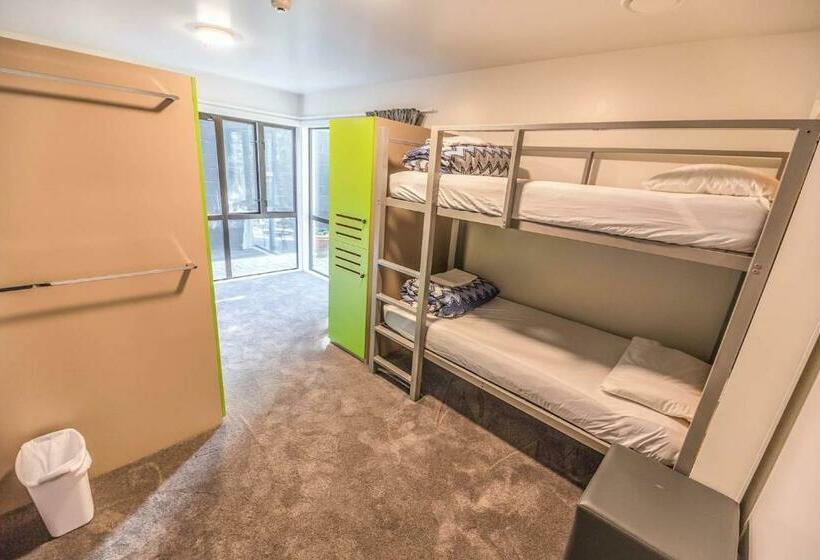 سرير فى غرفة مشتركه, Haka House Queenstown Lakefront