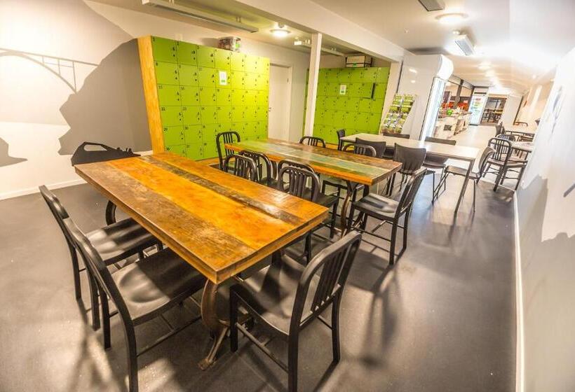 Номер Стандарт Трехместный, Haka House Queenstown Lakefront