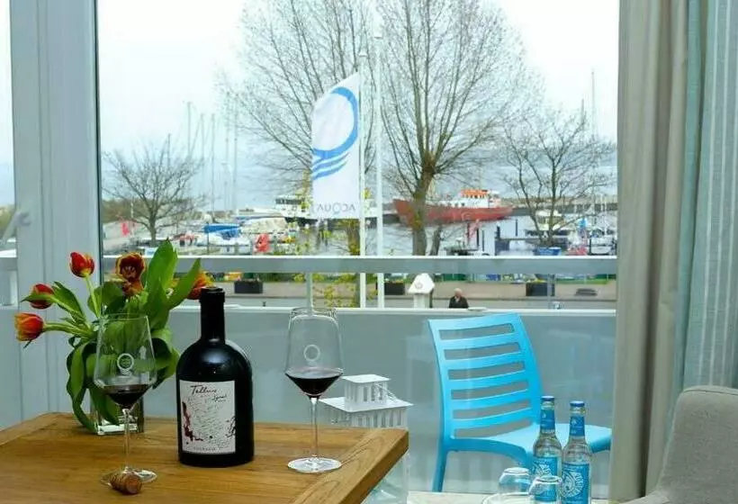 スーペリアールーム, Acqua Strande Yachthotel & Restaurant