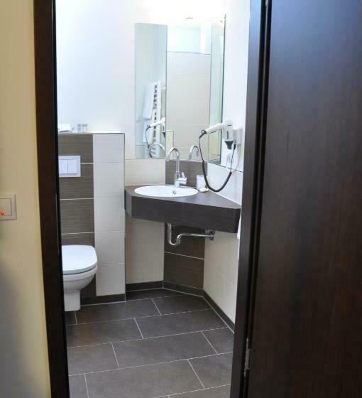 标准单人间, Drei Linden