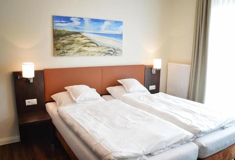 标准间, Drei Linden