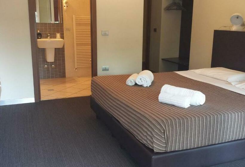 اتاق استاندارد چهار تخته, Firenze