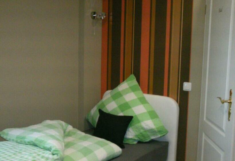 패밀리 룸, Gastund Weinhaus Zwiebelturm