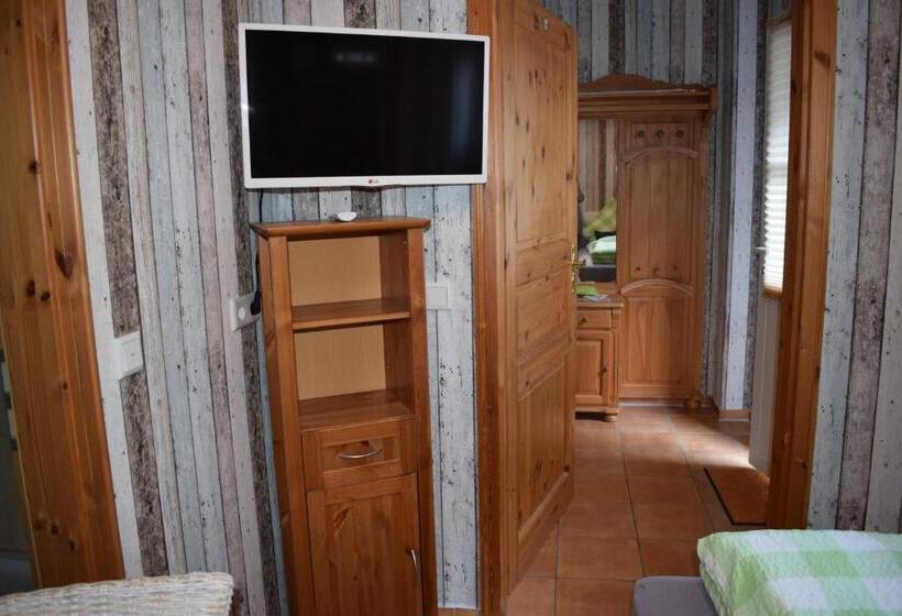 스탠다드 룸, Gastund Weinhaus Zwiebelturm