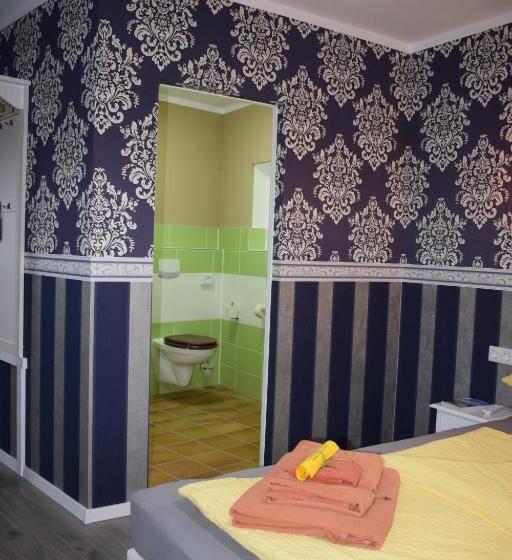 스탠다드 룸, Gastund Weinhaus Zwiebelturm