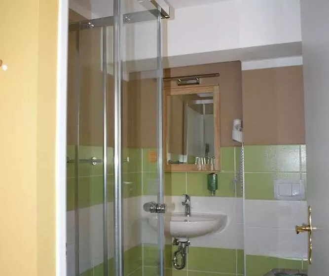 スタンダードルーム, Gastund Weinhaus Zwiebelturm