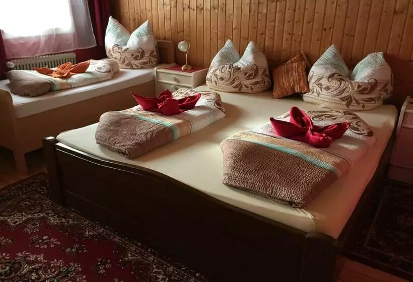 バスルーム共有のトリプルスタンダード, Gasthaus Luggwirt